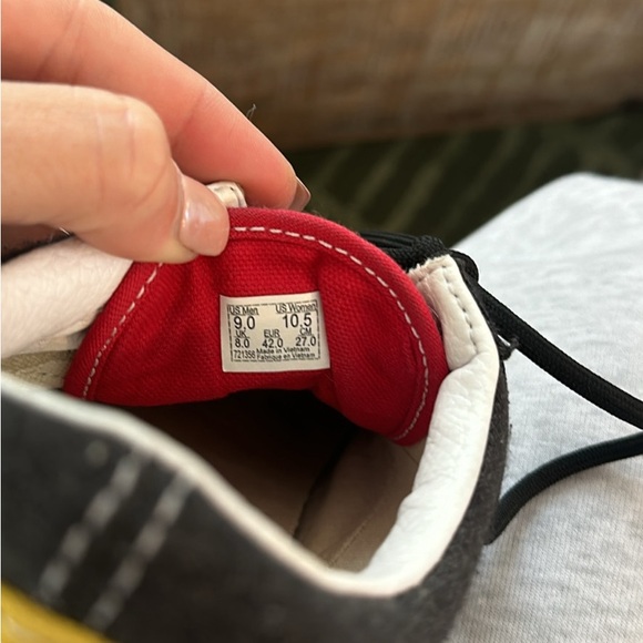 Men’s vans - Picture 3 of 3